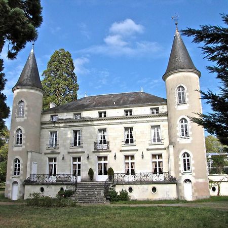 莱斯莱瓦莱酒庄酒店 Tournon-Saint-Pierre 外观 照片