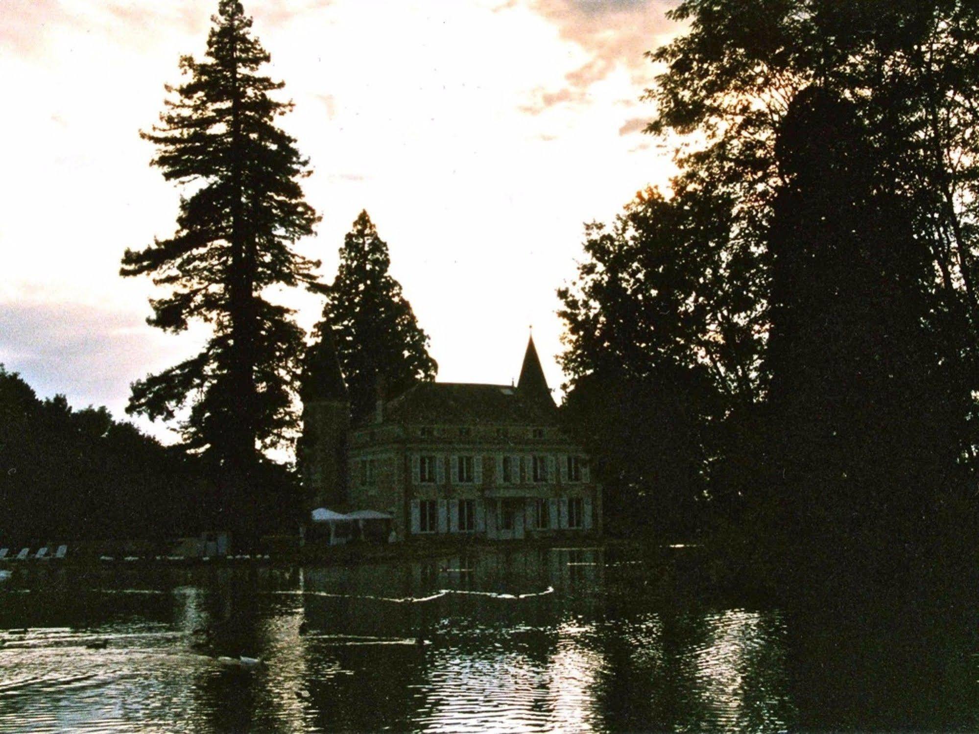 莱斯莱瓦莱酒庄酒店 Tournon-Saint-Pierre 外观 照片